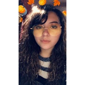 Meet your Posher, Valeria